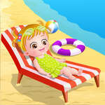 Baby Hazel in spiaggia gioco